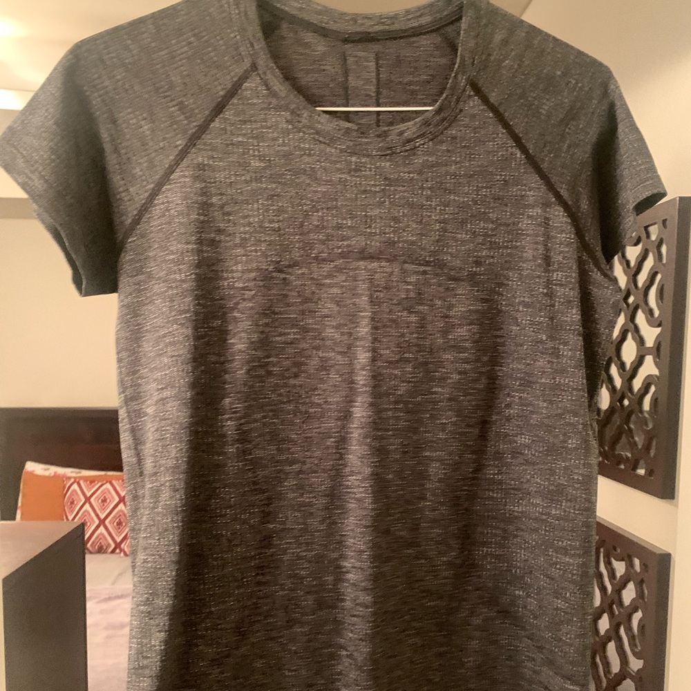 Lululemon Swiftly Short Sleeve Size 10 EUC